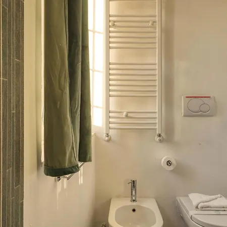 Just Urban - Bright Penthouse - Heart Of 10 Min To Duomo Lägenhet Milano